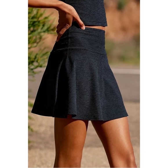 Beyond Yoga Dresses & Skirts - Beyond Yoga Heather Charcoal Black Skort Size M